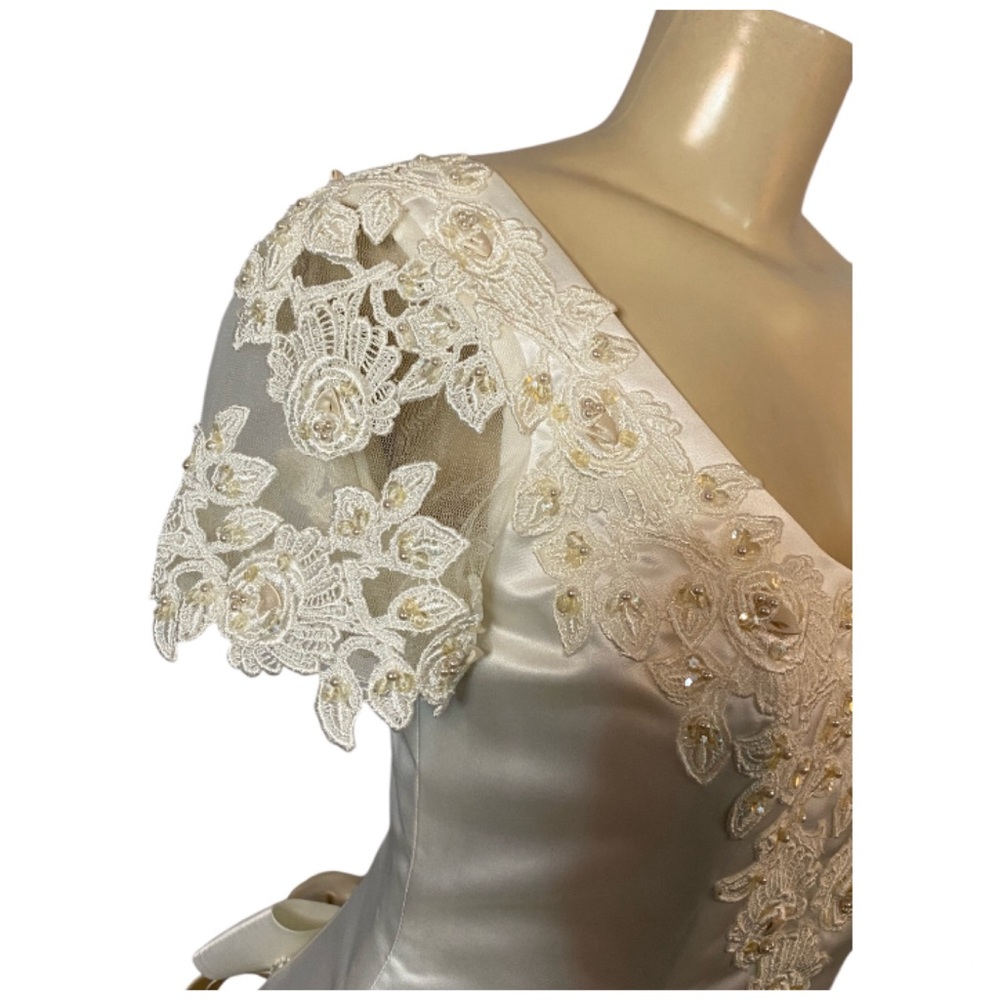 Michelangelo Satin Ivory Wedding Gown Dress With Pearls & Beading Size 6 - Picture 7 of 16
